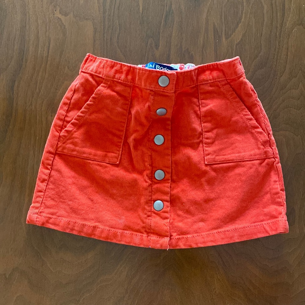 EUC Mini Boden corduroy skirt. Size 3-4Y.